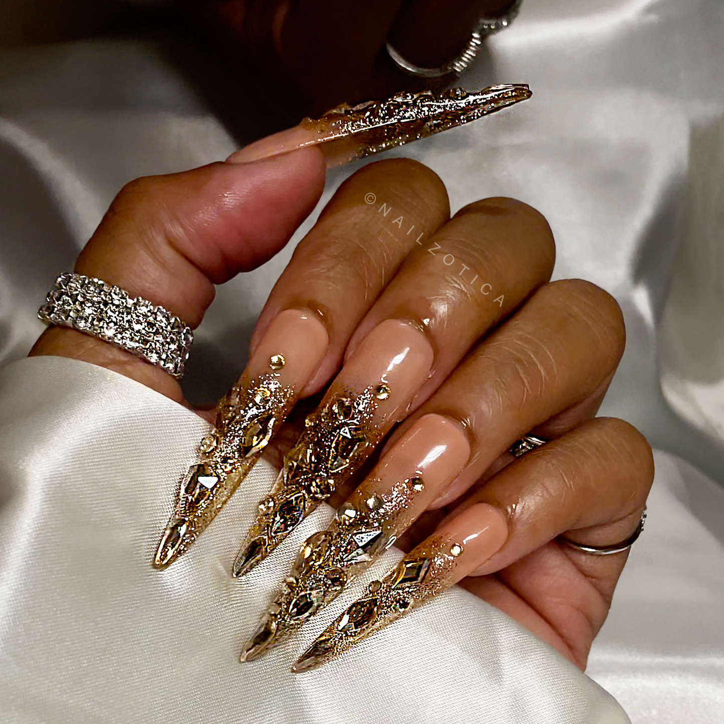 Gilded Gold - Extra Long Length Stiletto Medium Length Duck Shape Transparent Nude Base Glitter Ombre Gold Rhinestone Reusable Acrylic Gel UV Hand-Painted High QualityHandmade Luxury Press On Nails