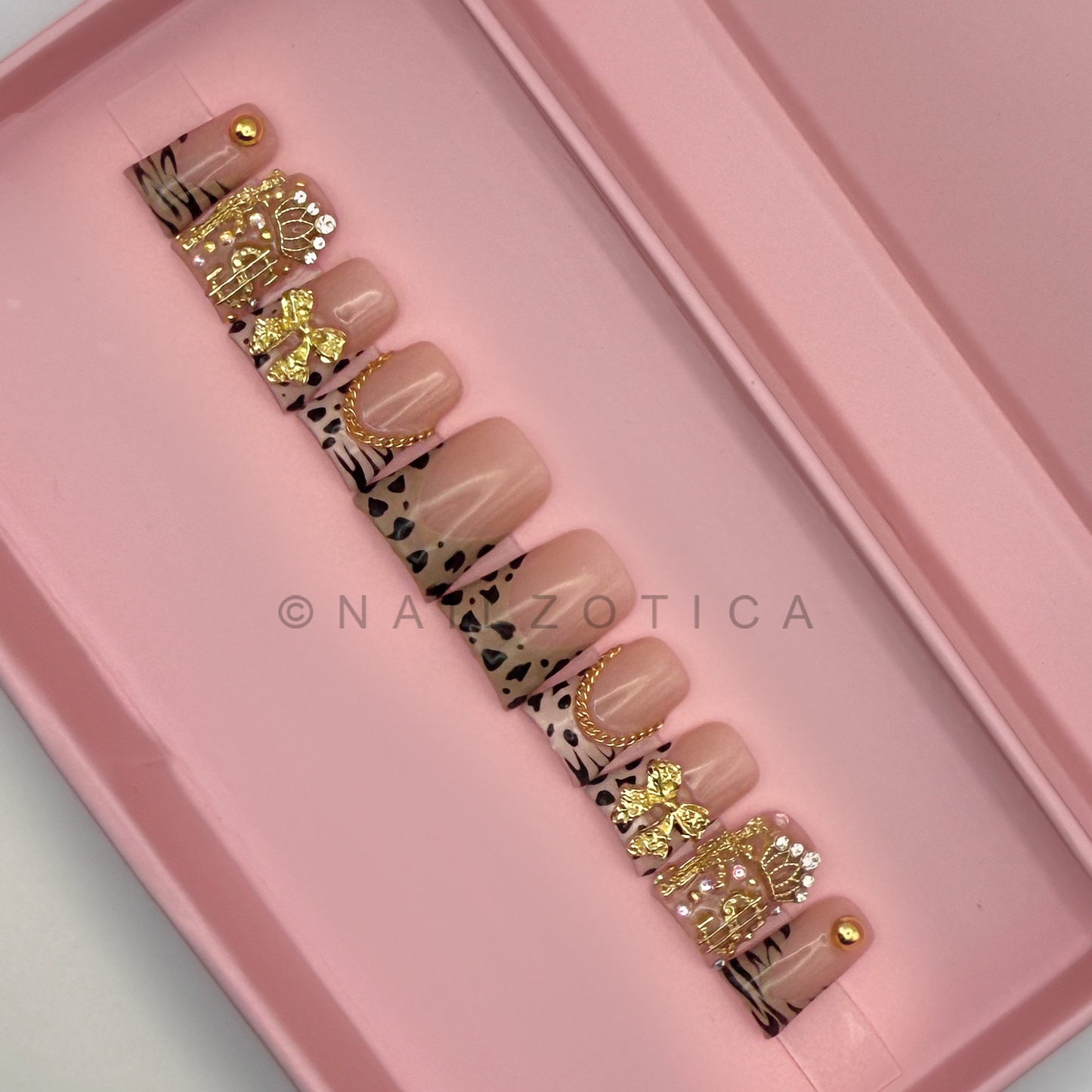 Arrogant Animal - Short Length 25mm Duck Shape Animal Print Gold Charms French Tip Reusable Acrylic Gel UV Hand-Painted High Quality Handmade Luxury Press On Duck Nails