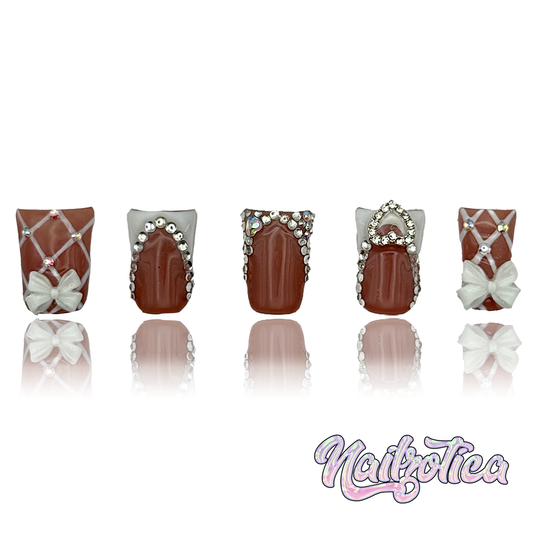 Bowed & Beautiful - Short Length 25mm Duck Shape Bling White Black French Tip Bow Charm Reusable Acrylic Gel UV Hand-Painted High Quality Handmade Luxury Press On Duck Nails (Custom)